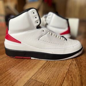 Air Jordan 2Men's White and Red High-Top Sneakers